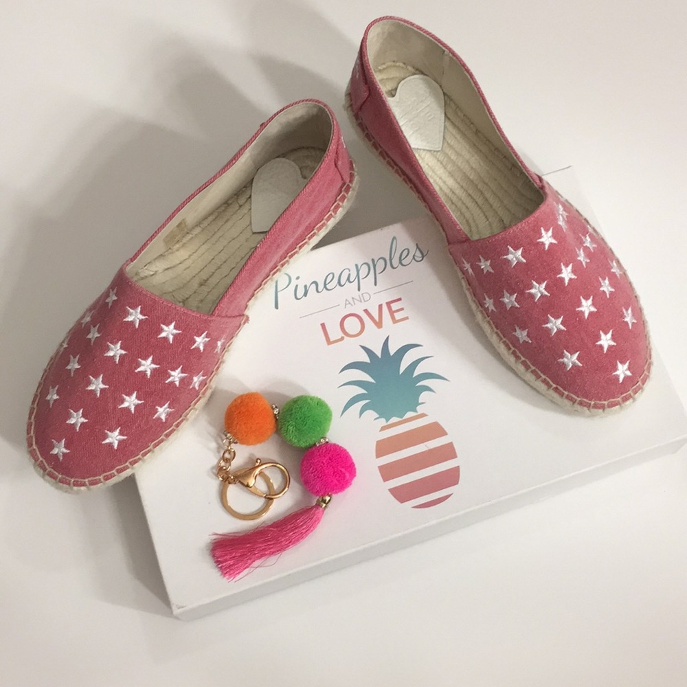🌸FREE🌸Pineapples and Love Denim Espadrilles